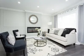 Stunning and Exclusive Home in Burlington - Image 2