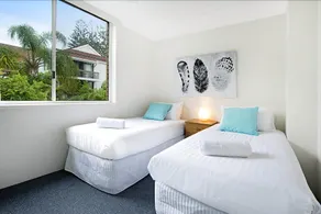 Beachside Unit Near Convention Centre - Image 2