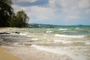 White Lotus Resort - Image 2