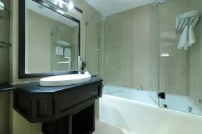 Villa Carmel Boutique - Image 4