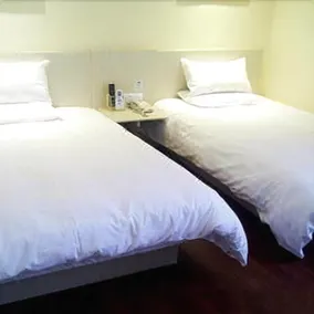 Hanting Hotel Qingdao Taidong Business Zone - Image 4