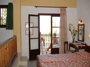Marietta Hotel Apartments - Image 4