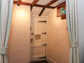 Swanfield Cottage - Image 3