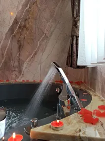 The Red Horse Hotel - Image 3