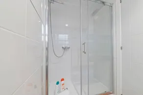 Contemporary Apartment With One-bedroom in Salamanca, Madrid - Image 5
