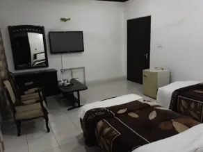 MARGALLA LODGE - Image 2