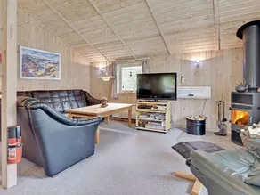 Classic Holiday Home in Nørre Nebel With Sauna - Image 2
