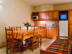 Rustic Apartment, Located in the Mountain Village of Chorges - Image 3