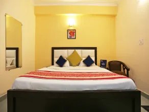 Hotel Mascot Quattro By OYO Rooms - Image 2