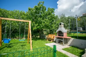 Modern House W.large Garden & Children Playground - Image 3