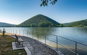 Awesome Home in Piediluco With Wifi and 2 Bedrooms - Image 4