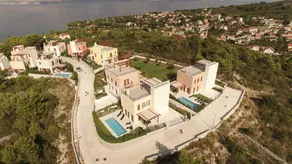 Sunny villa Yellow with pool for 8 - Image 3