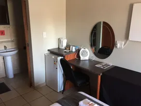 Travellers Nest Guest House - Image 3