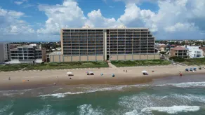 Penthouse Beachfront Views Renovated - Image 5