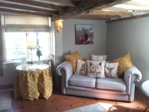 The Jasmine Room - Image 5