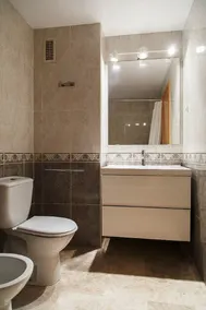 UHC Ventura Park Apartments - Image 4