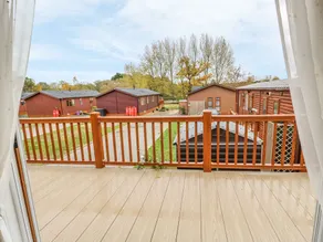 32 Lake View - Image 3