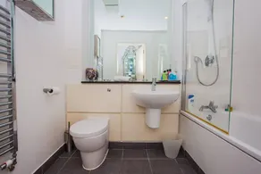 Lovely 1 Bed Apartment in Fantastic Location - Image 4