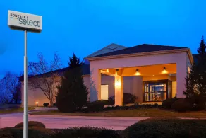 Iowa Inn - Image 4