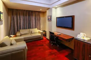 Airport Golden Tulip Hotel - Image 2