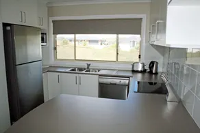 Beloka 9 - Overlooking Lake Jindabyne - Image 4