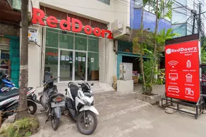 RedDoorz near Centre Point Mall Medan 2 - Image 4