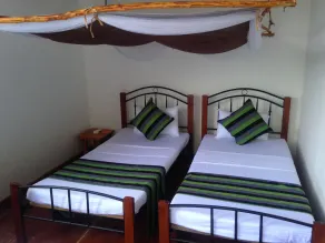 Red Elephant Safari Cottage - Image 2