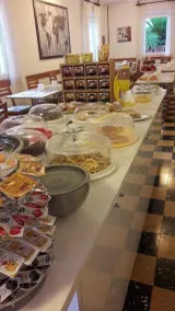 Hotel Larenzia - Image 3
