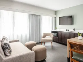 Holiday Inn Express St Louis - Central West End - Image 2