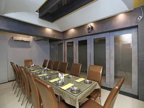 OYO Hotel Shiva International - Image 5
