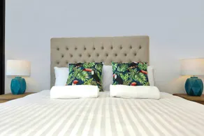 Manhattan style apartment in Central Sydney - Image 4
