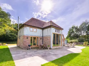 Boutique Holiday Home in Three Oaks With Garden - Image 5
