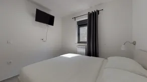 Beachfront - 2 Bedrooms - 4 Guests - Barbecue - Image 2