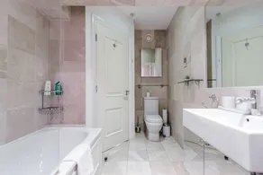 Outstanding Trafalgar Penthouse sleeps 8 - Image 2
