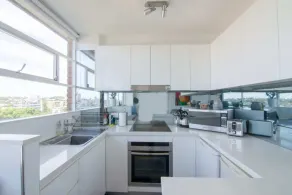 Bright 1 Bedroom Studio With Amazing City Views - Image 3