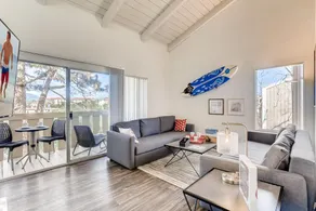 Escape At The Beach - Near Ritz Carlton - Private Entrance - 2BR - Fast WIFI - Free Parking! (MB2) - Image 4