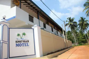 Sunset Beach Motel - Image 4