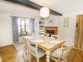 Wisteria Cottages - Image 4