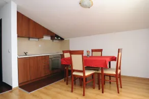 D&R Boreta Apartments - Image 4