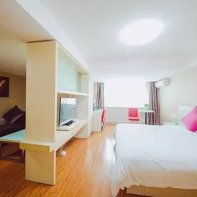 Hundred Chain Business Hotel - Image 4