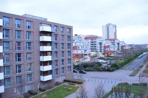 Modern 3 Bedroom Apartment Near City Airport - Image 4
