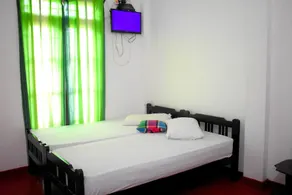 Avinro Garden Hotel - Image 2