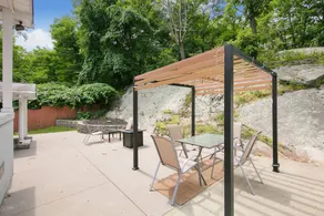 The Villa Falls Guest House - Image 2