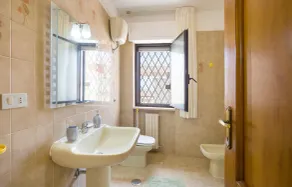 Stunning Home in Cetraro With 3 Bedrooms and Wifi - Image 2