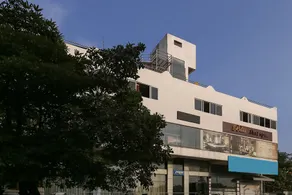 Hotel Dreams by OYO Rooms - Image 3