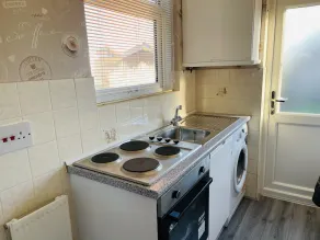 Beautiful 4-bed House in Birmingham Airport NEC - Image 2