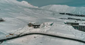 Snow House - Image 5