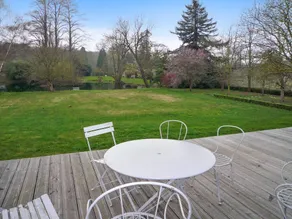 Beautiful Poissy Family Home With 5 Bedrooms, Large Garden and own Pon - Image 3