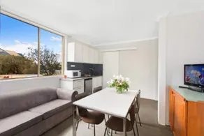 Manly Beachside Apartments - Image 4