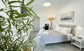 Hermoso Luxury Suites - Image 4